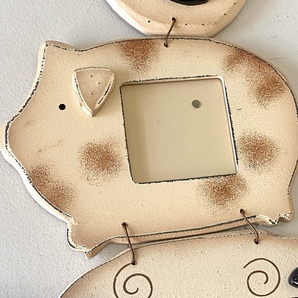 Pier One Farmhouse Picture Frames Connected Wall Hanging - Picture 8 of 8